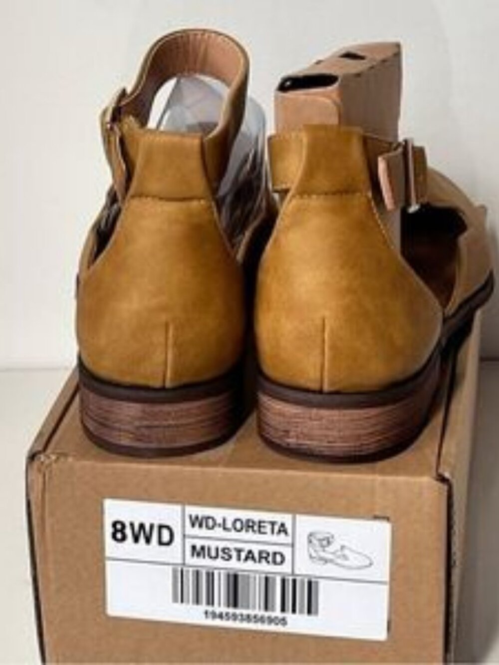 Journee Collection Loreta Flat - Picture 6 of 7